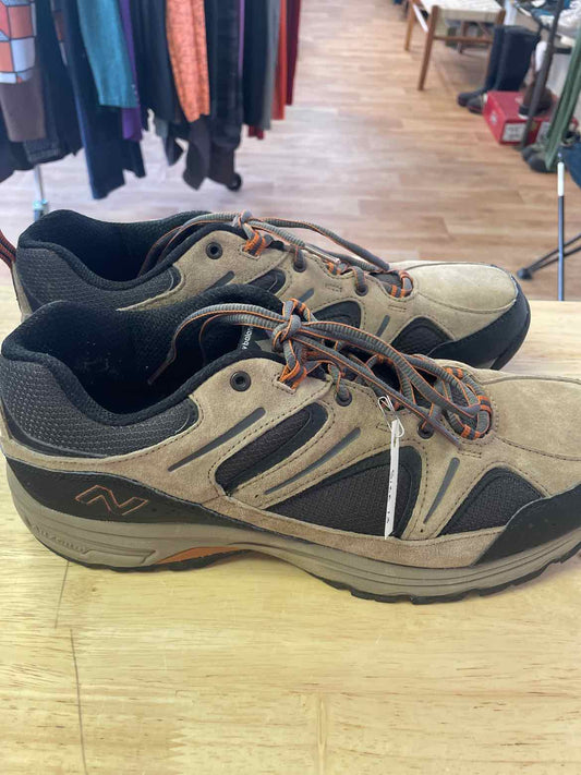 13 New Balance Men's Shoes