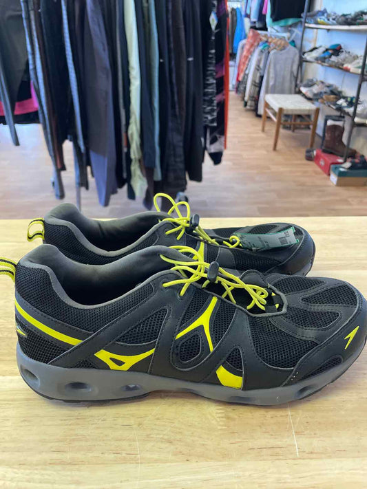 11 Speedo Men's Shoes