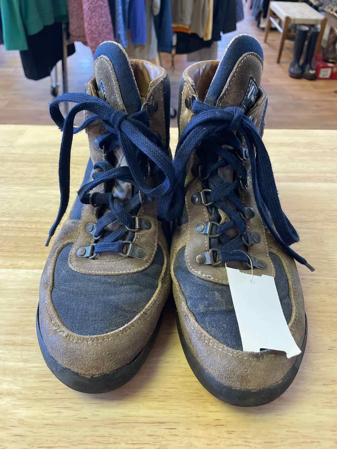9 vasque Men's Shoes