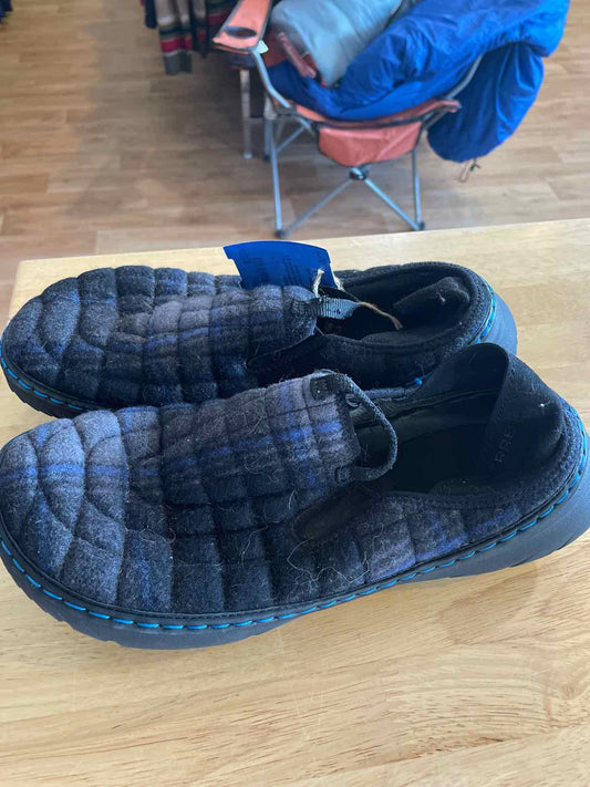 8 Merrell Men's Slippers
