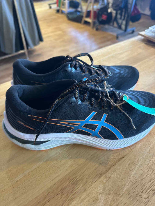 9 Asics Men's Shoes
