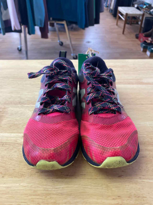 Child Size 2 New Balance Girl's Shoe & Boot