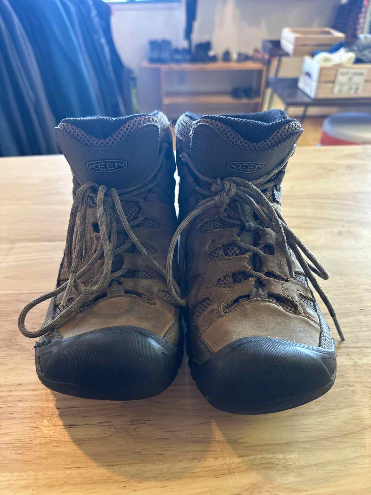 8 Keen Men's Hiking Shoes