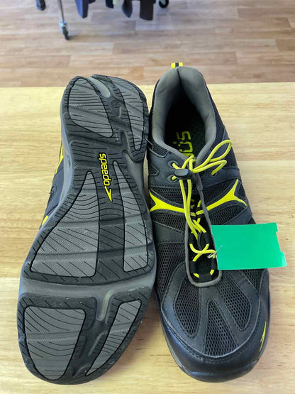 11 Speedo Men's Shoes