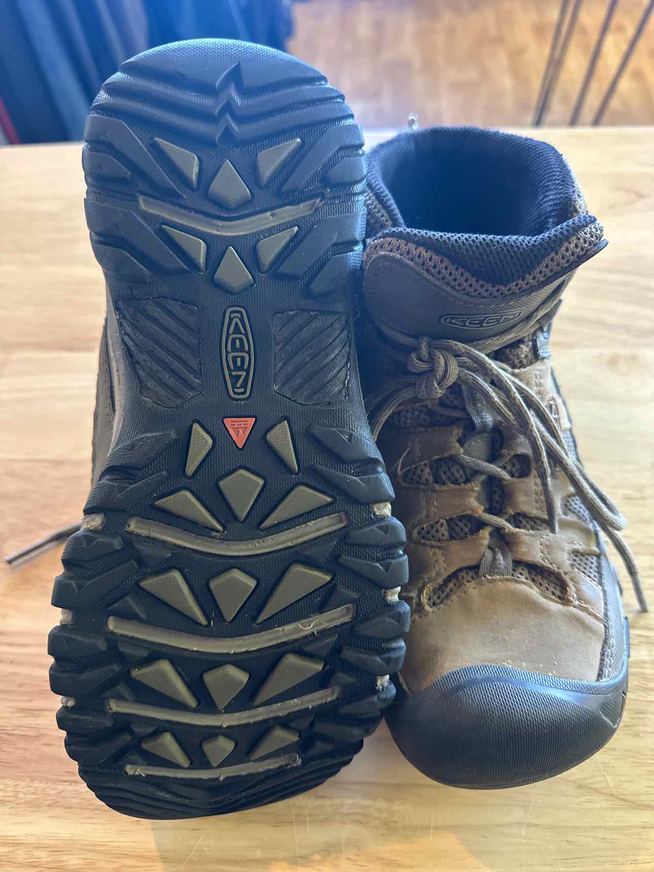 8 Keen Men's Hiking Shoes