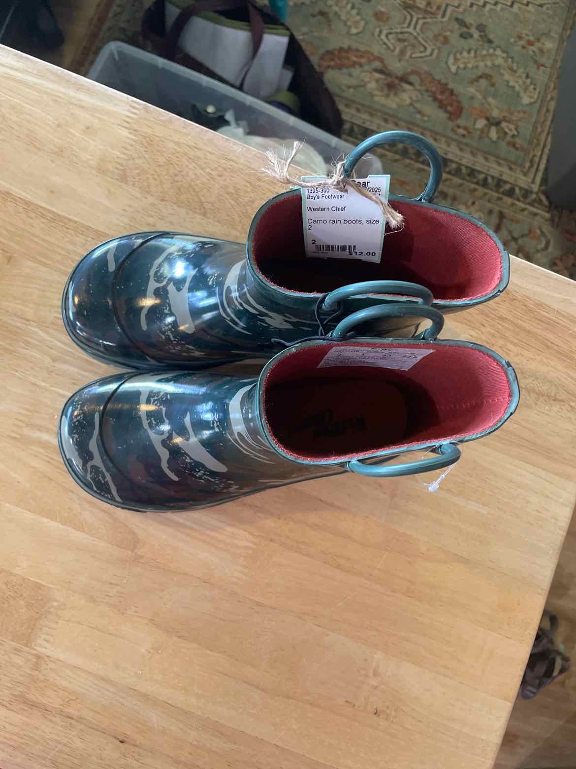 Child Size 2 Western Chief Boy's Footwear