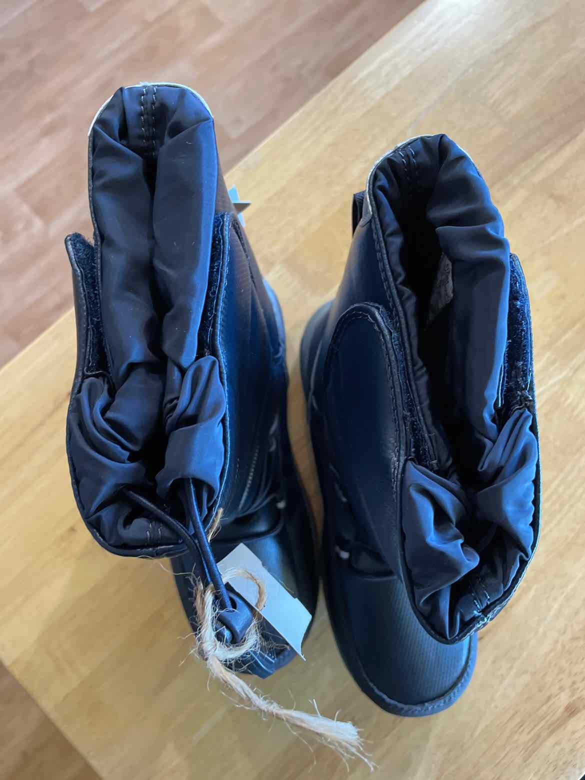 Child Size 6 Lands End Boy's Shoe & Boot